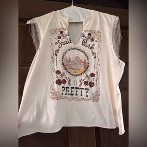 Idyllwind t shirt 
Size small 
Never worn